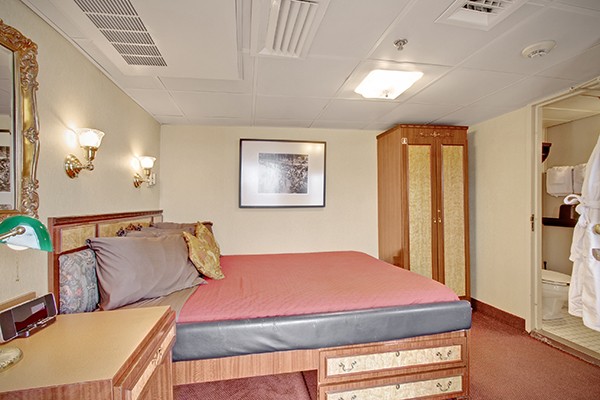 Un Cruise Adventures S.S Legacy Accommodation Captain Cabin.jpg